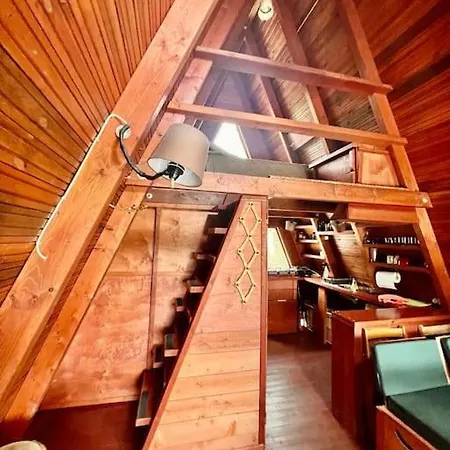 Dom wakacyjny A-frame Off The Grid Khalikerí